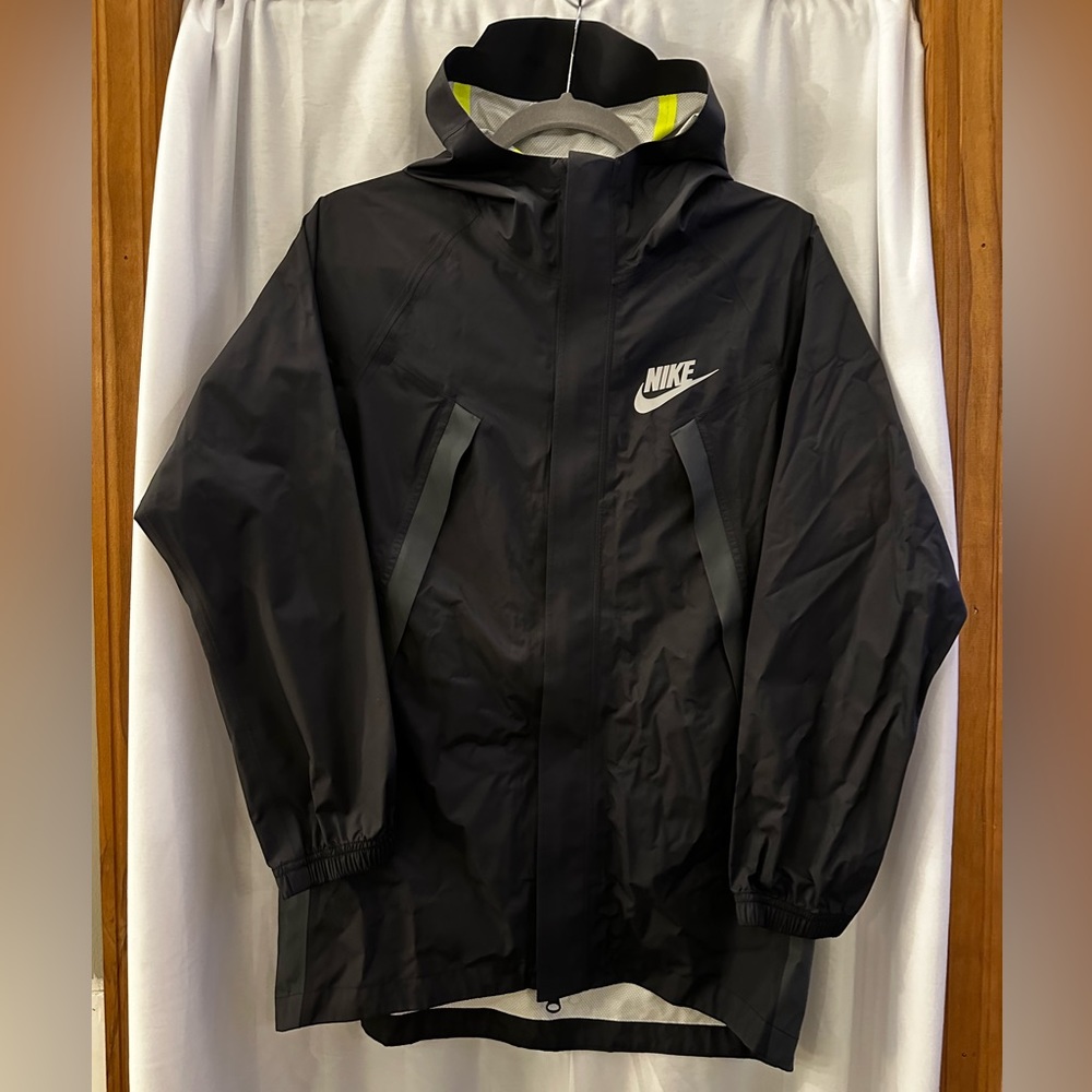 Nike Rain Jacket Boy’s Large